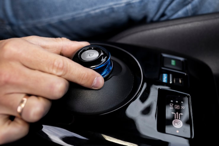 Connecting diagnostic scanner to obd port